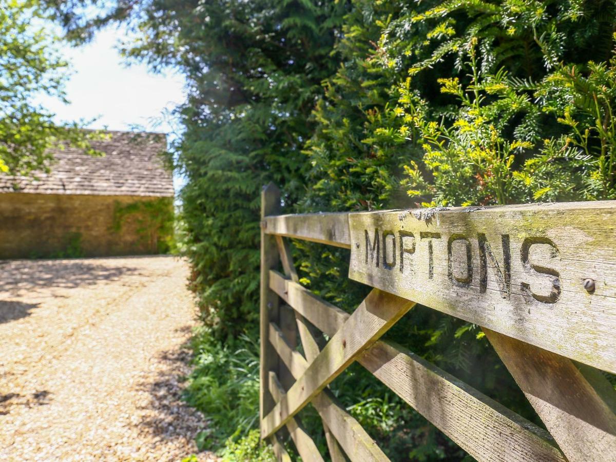 The Lodge At Mortons Malmesbury Kültér fotó